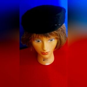 Elegant Black Women's Beret 1930s flapper marches hat with pin